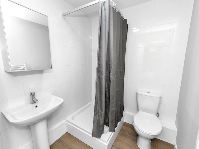 Varsity Clifton - Bathroom | | Varsity